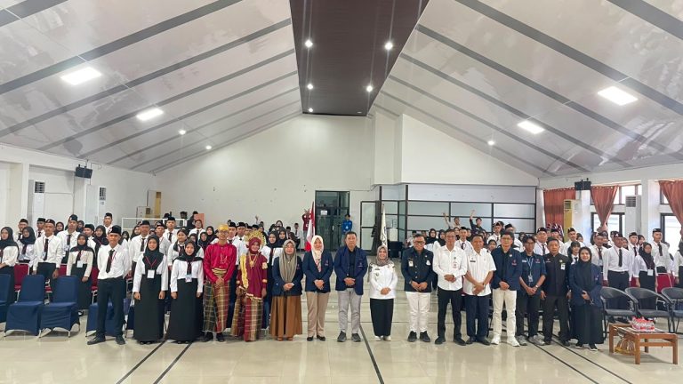 Direktur Buka PKKMB 2026 Politeknik STIA LAN Makassar, Diikuti 96 Mahasiswa Program Sarjana Terapan